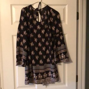 Beautiful xhilaration black flowy dresssz Sz